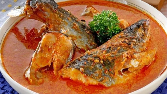 makanan tradisional Gulai Ikan Patin